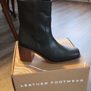 Chic Black Leather Heeled Boots